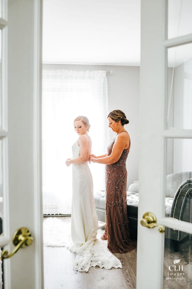 Stablegate Barn and Vineyard Wedding in CastletononHudson, NY